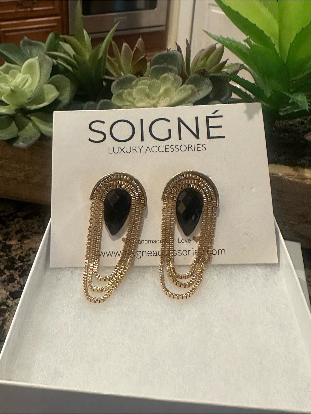 Soigné Luxury Accessories Black Teardrop Chain Drop Earrings NWT